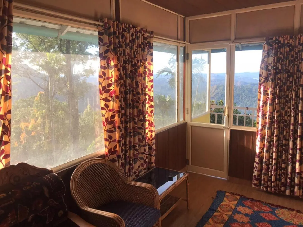 Lodge Nature Dale Munnar