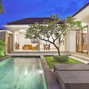 Kubu Manggala , Seminyak (Bali) Indonesia